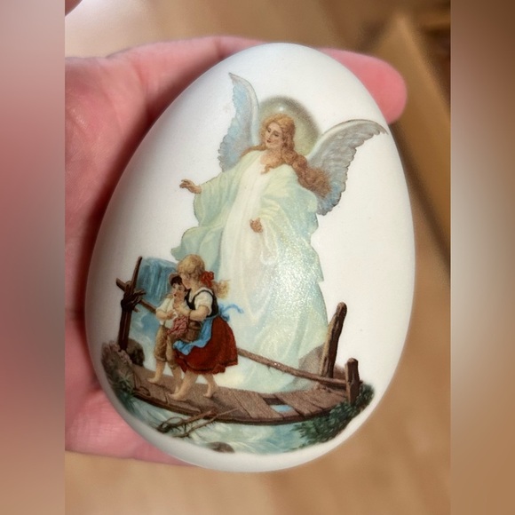 vintage porcelain egg with painting of guardian angel watching over children - Picture 1 of 4